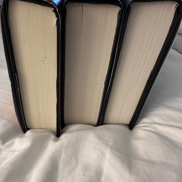 Book Set - Fourth Wing, Iron Flame, Onyx Storm - Picture 3 of 4